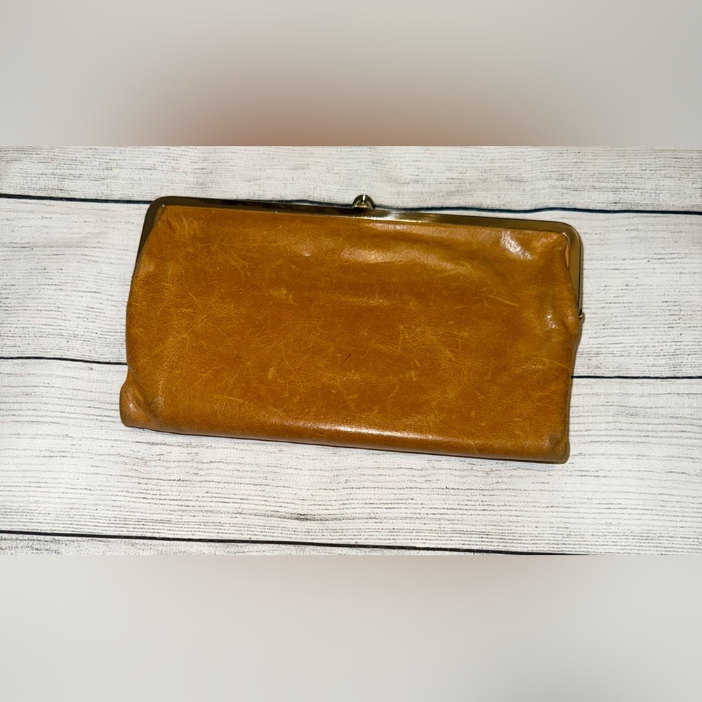 HOBO Lauren Clutch-Wallet - Picture 4 of 11